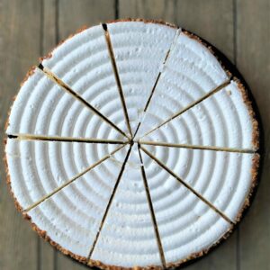 Meringues-Kirsch-Torte (mit Kirsch)